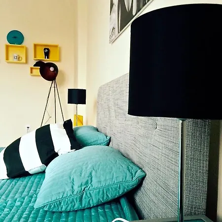 Hello Downtown - Broadway Apartment Budapest
