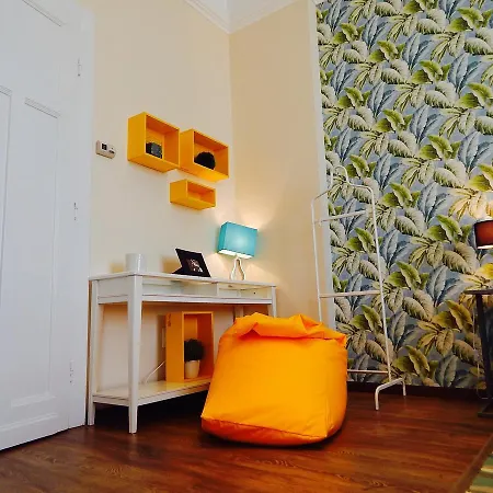 Hello Downtown - Broadway * Boedapest